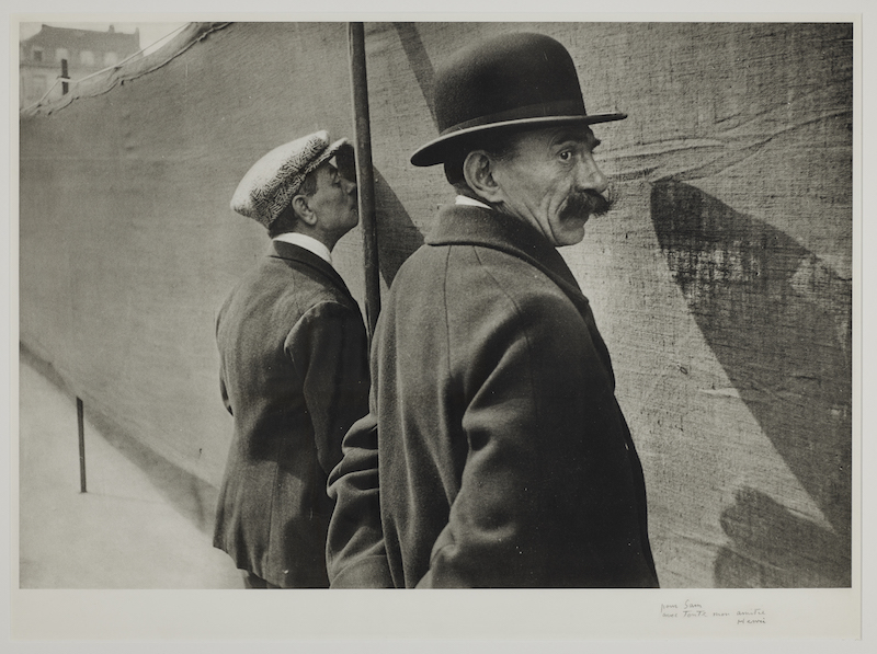 Henri Cartier-Bresson et la Fondation Pierre Gianadda – Collection Sam Szafran : Bruxelles, 1932 © Fondation Henri Cartier-Bresson / Magnum Photos - Collection Szafran, Fondation Pierre Gianadda